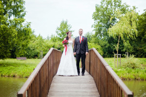 Nevěsta a ženich na mostě