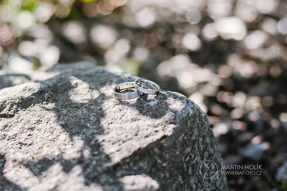 Svatební prstýnky na kameni