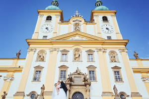 Svatební fotografie na svatém kopečku