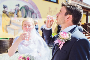 Uvítací přípitek nevěsty a ženicha